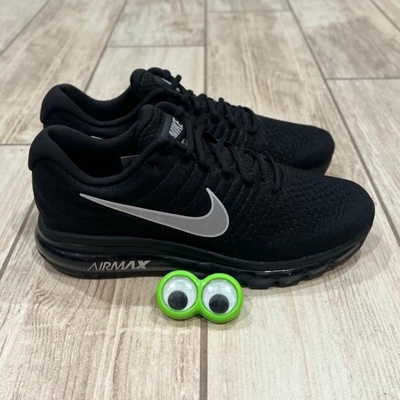 🔥NEW Nike Air Max 2017 Running Triple Black Reflective White Shoes Men’s - Picture 5 of 8